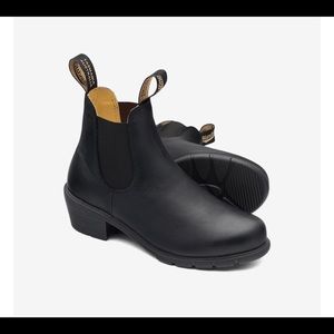 Black women’s Blundstone Size 3.5 or 6 US